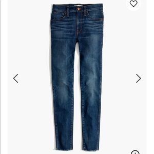 Madewell 9” High Rise Skinny w/ Raw Hem • 26P